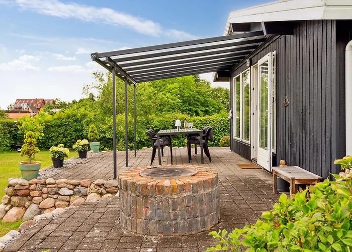 Eweline - 400m From The Sea By Interhome *