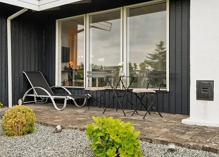 Eweline - 400m From The Sea By Interhome *